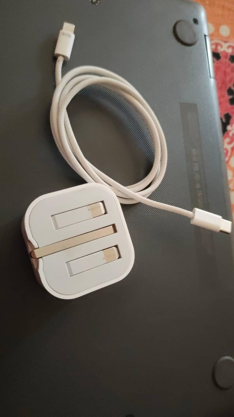 Apple iPhone 13 10