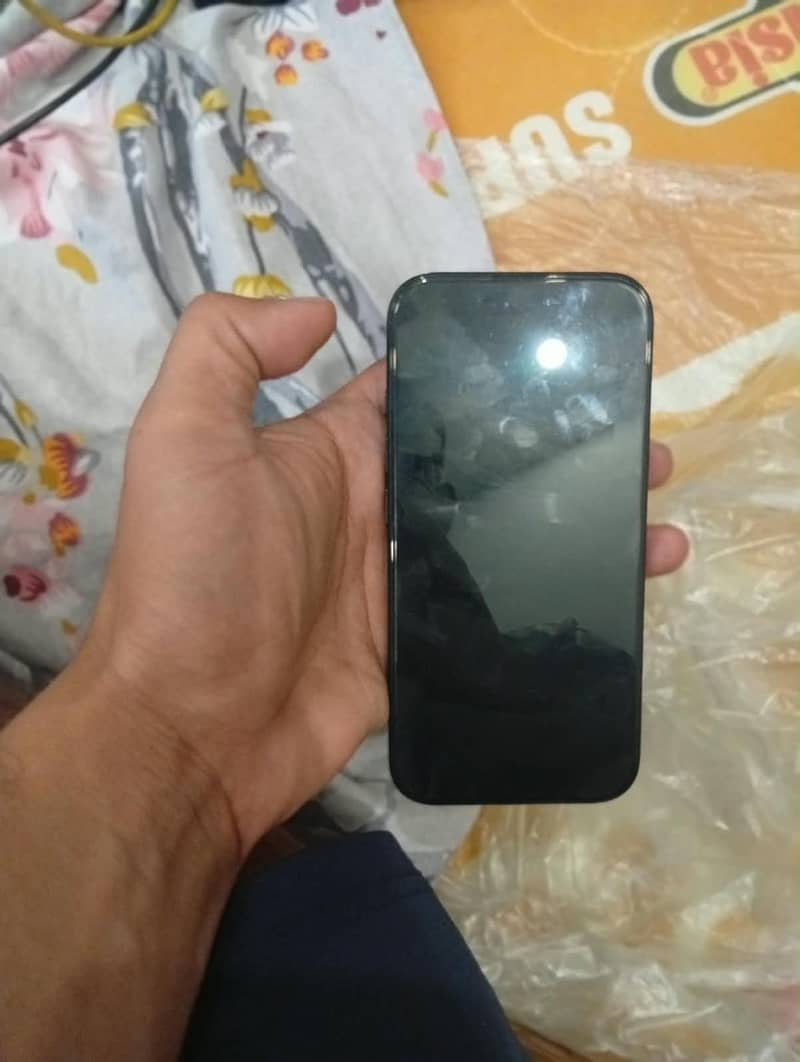 Apple iPhone 16 1