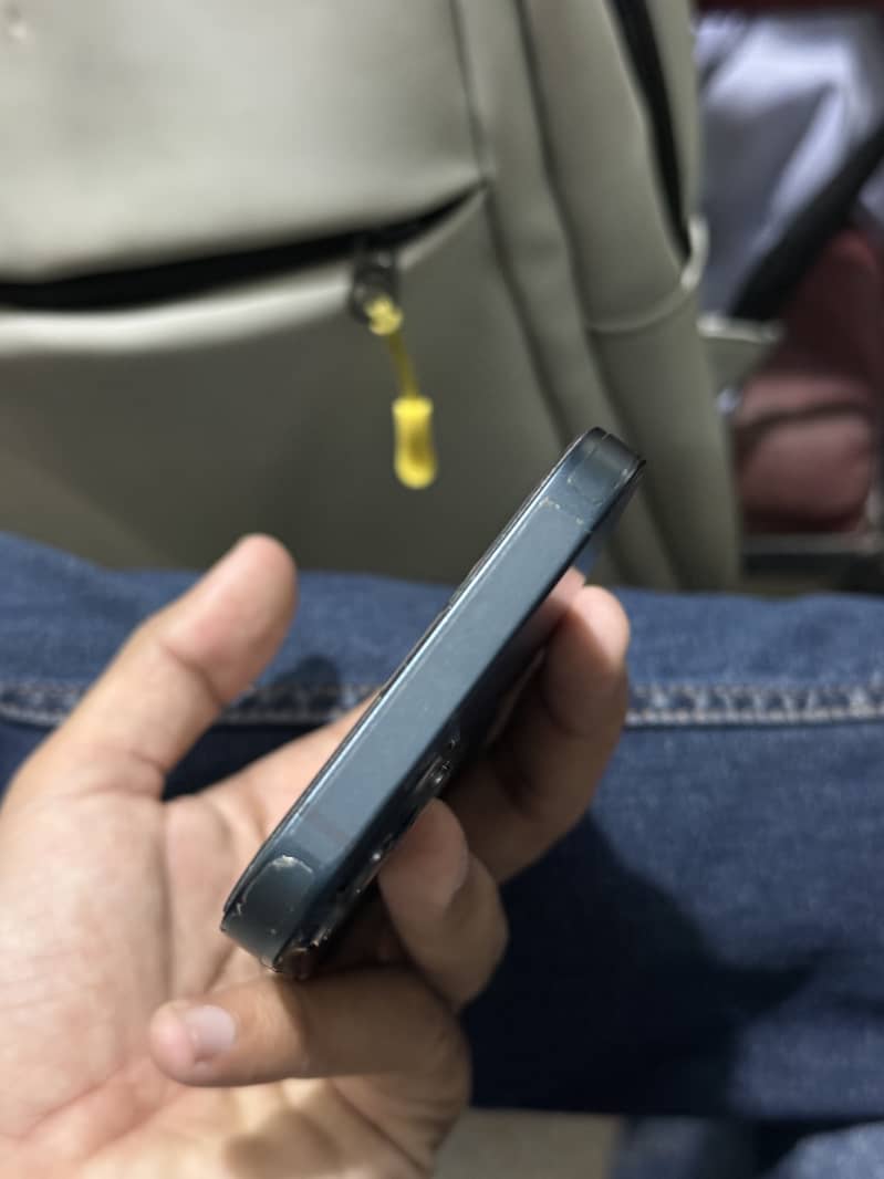 Apple iPhone 13 3