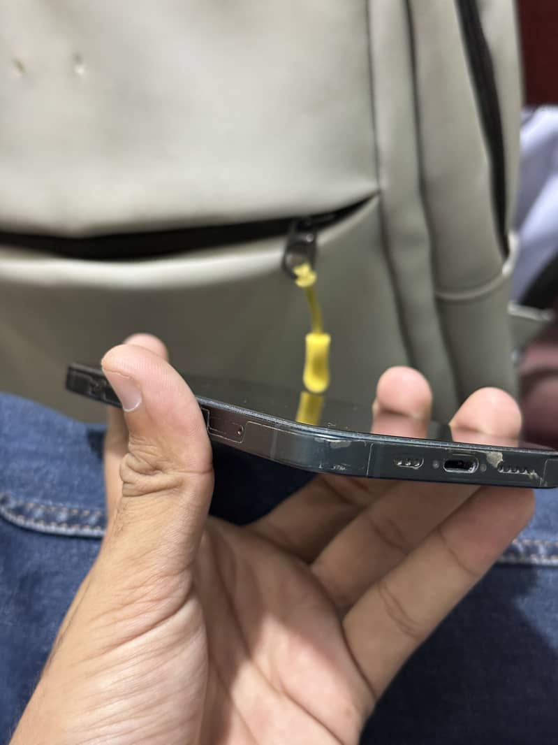 Apple iPhone 13 5
