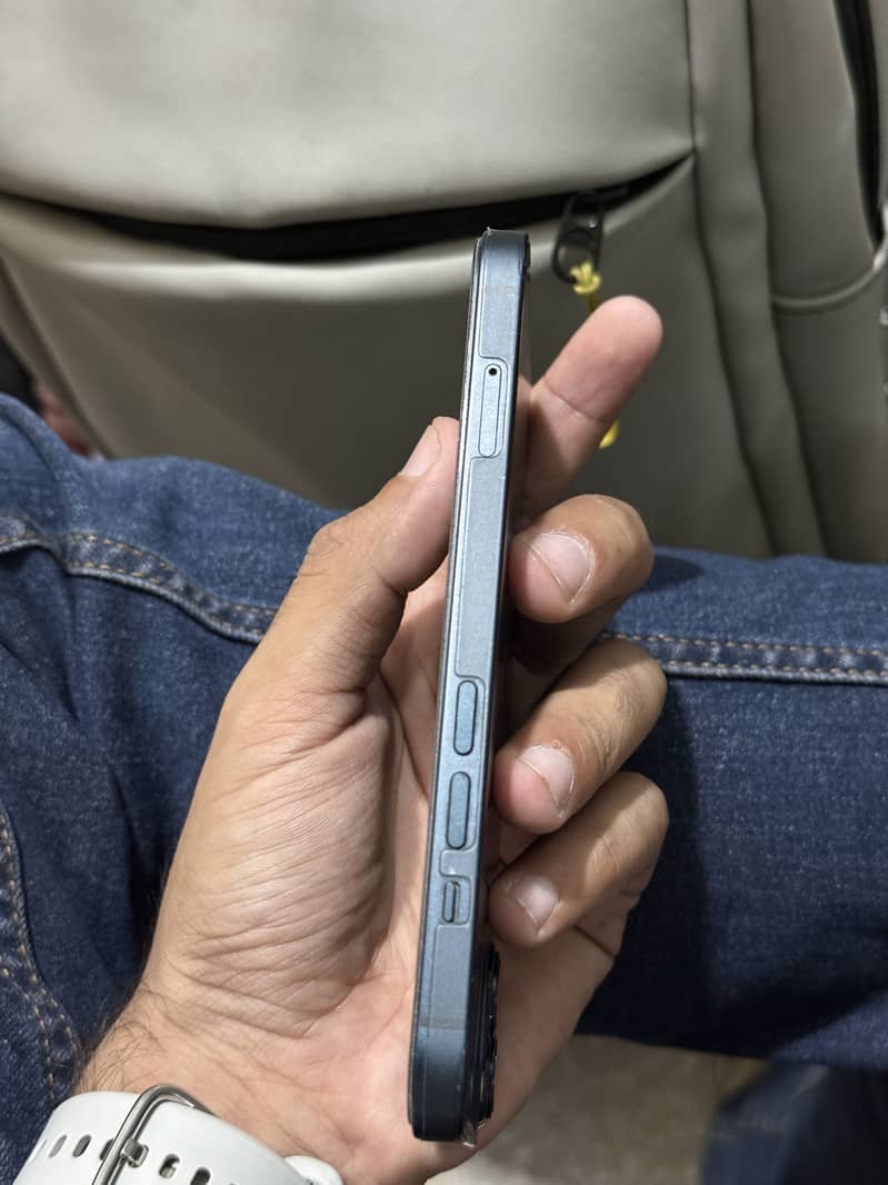 Apple iPhone 13 6
