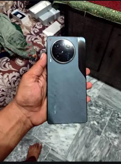 Tecno CAMON 30