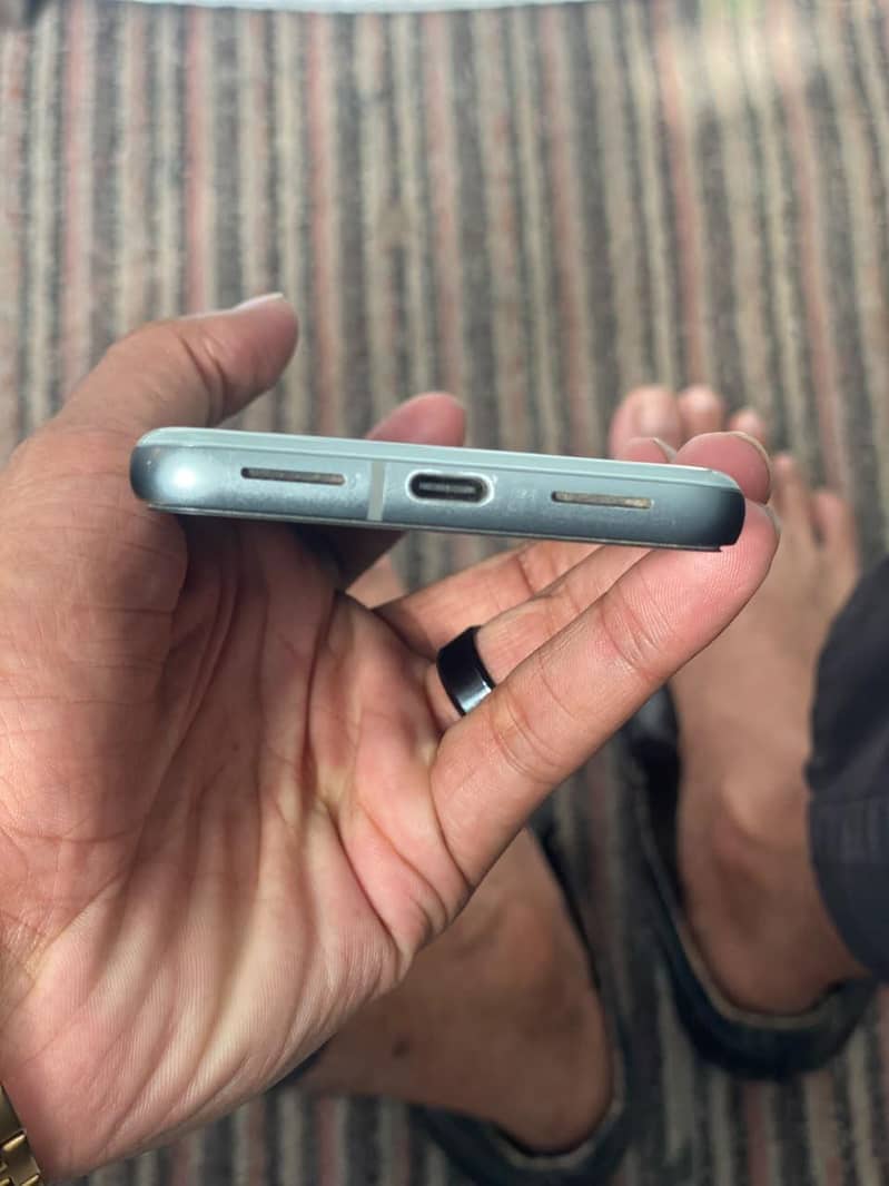 Google Pixel 8 2