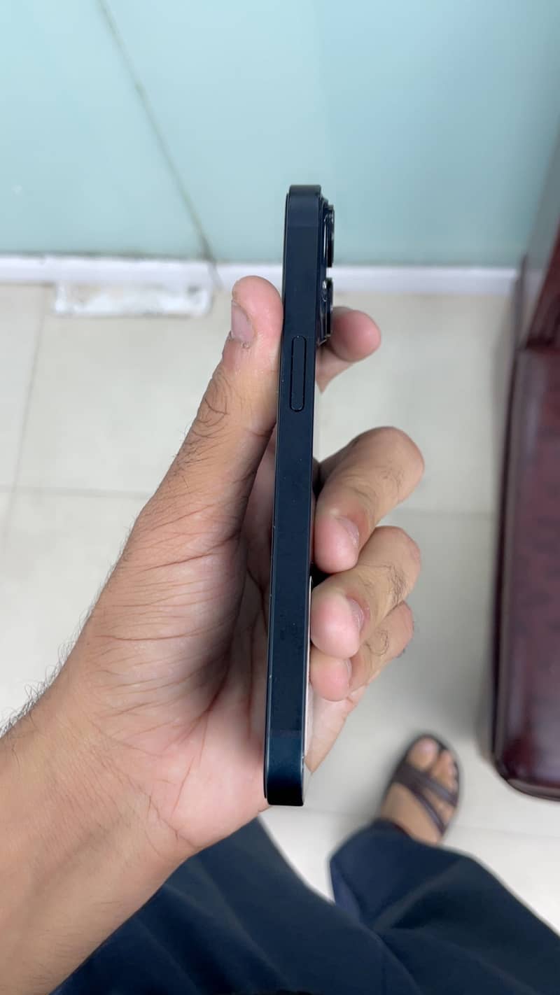 Apple iPhone 14 2