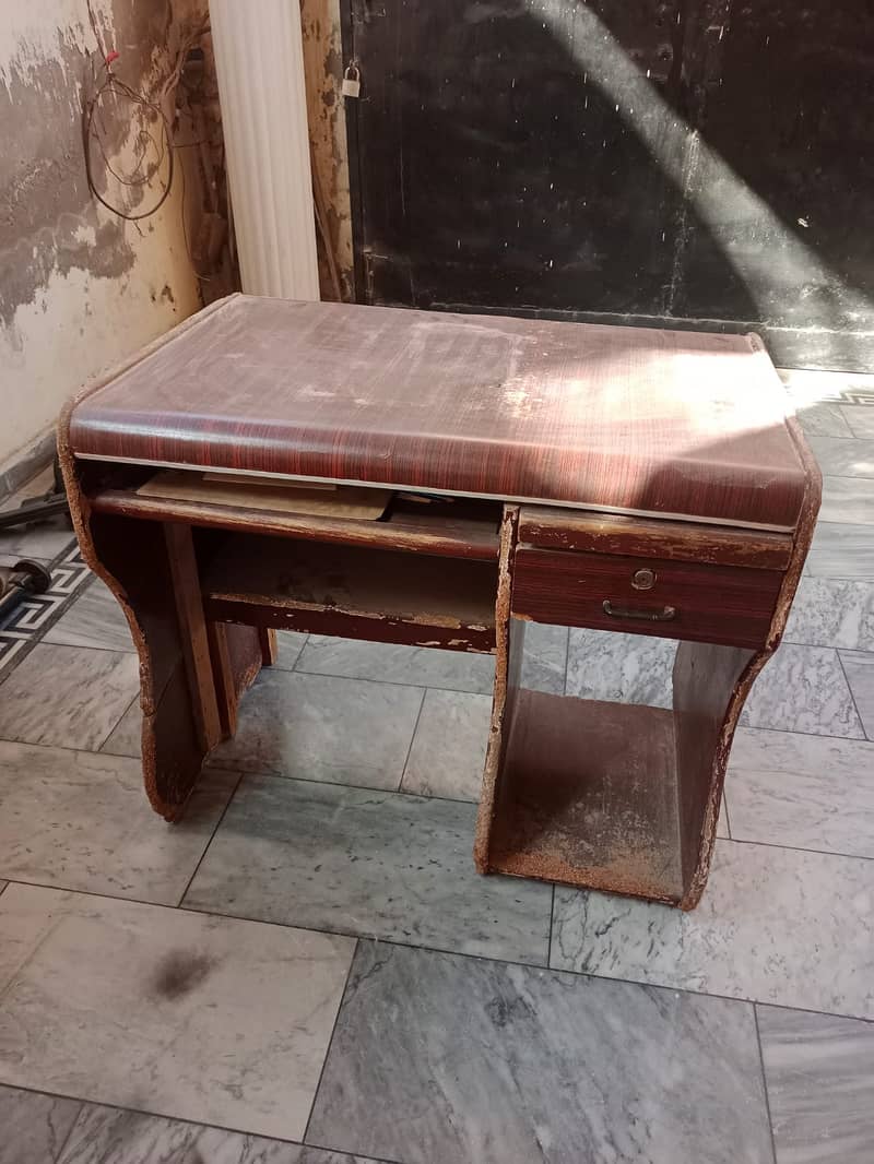 Computer and Office Table 0