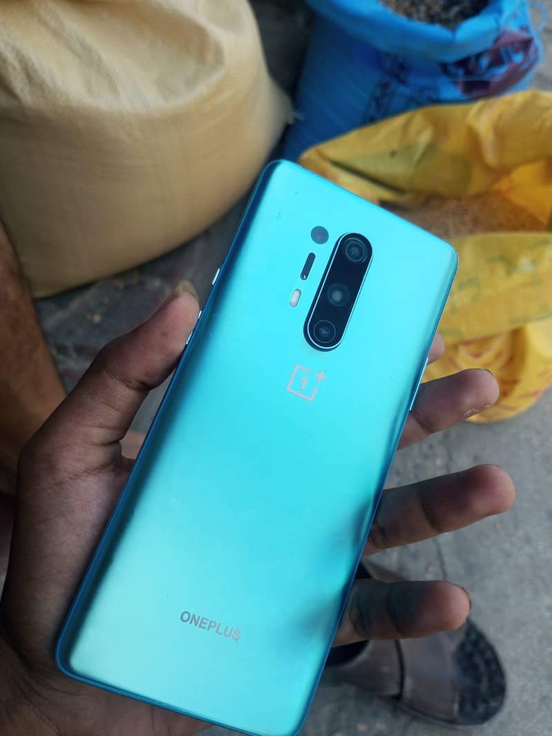 One Plus 8 Pro 12/256 0