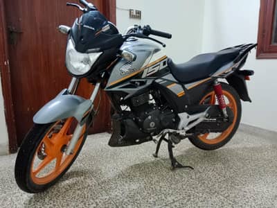 Urgent sale honda cb 150 F