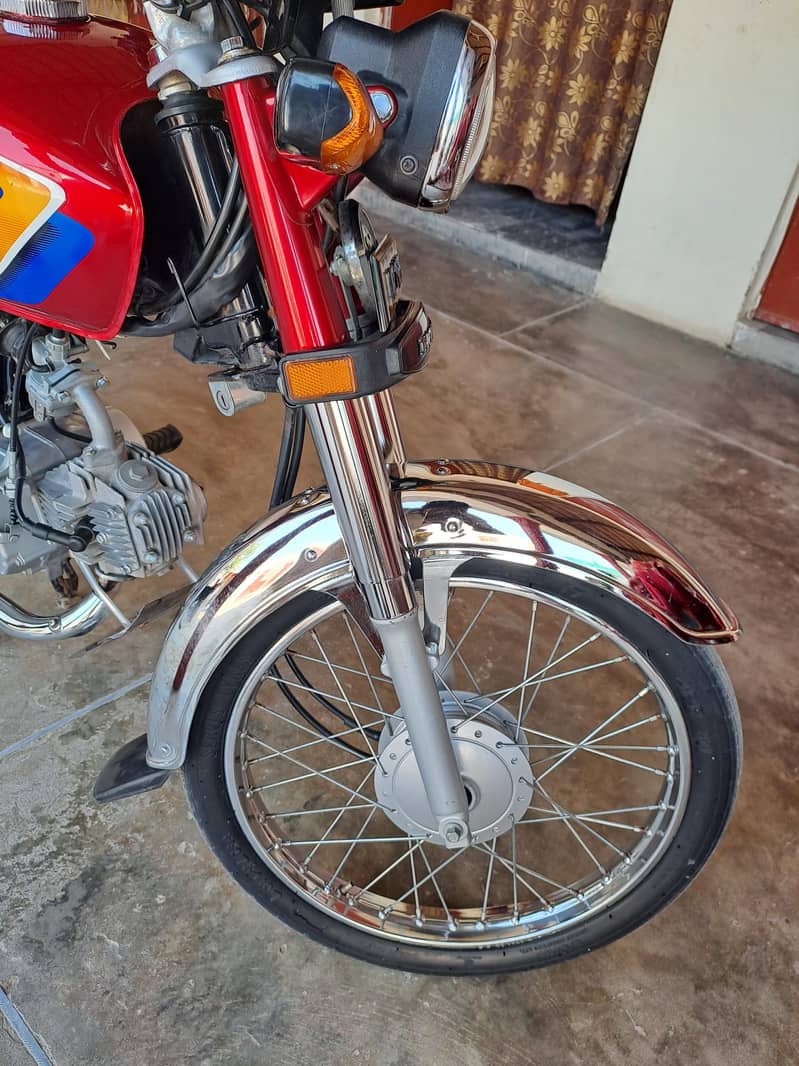 25 Model Cd 70 For Sell 9