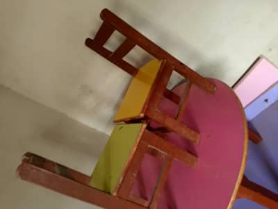 1 tabile 3 chair and bed