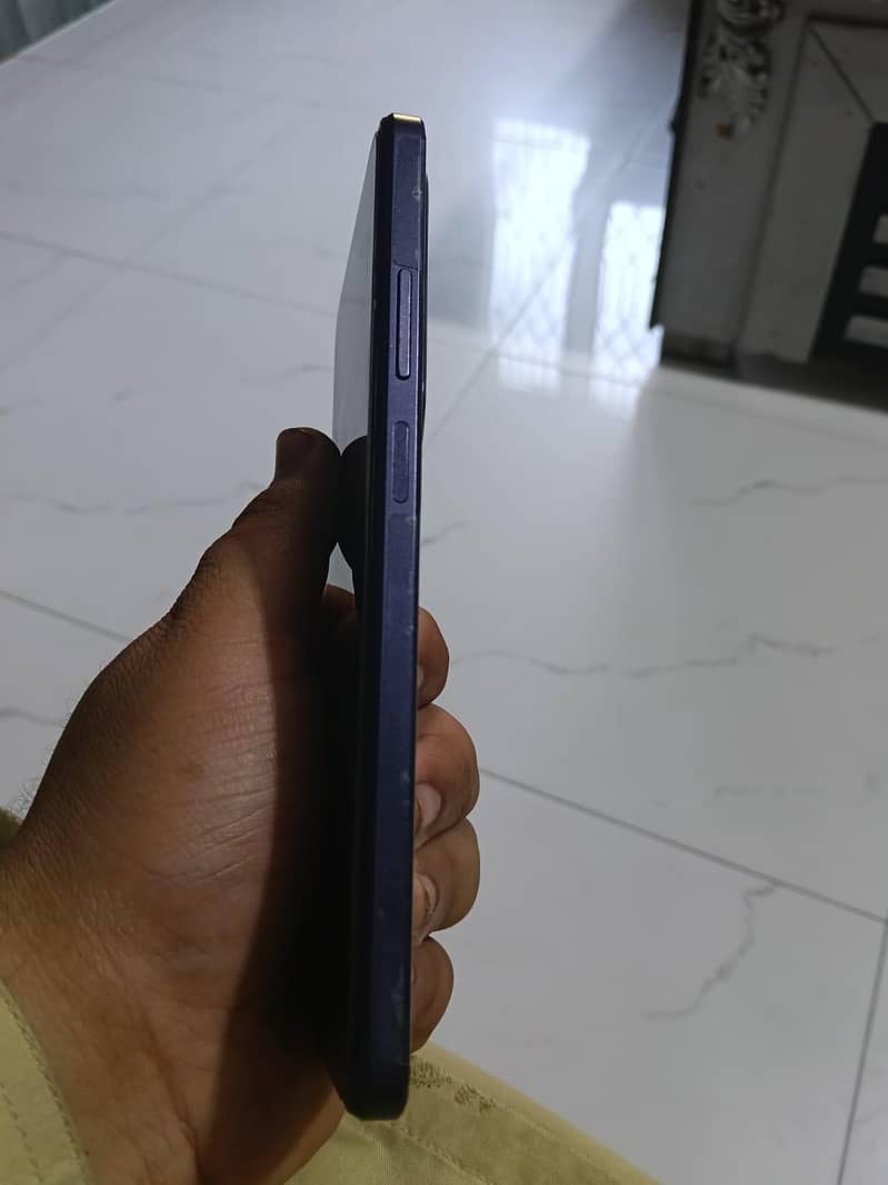 OPPO A60 4