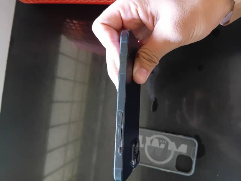 Apple iPhone 14 4