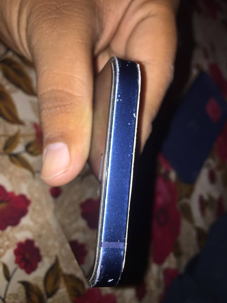 Apple iPhone 12 2