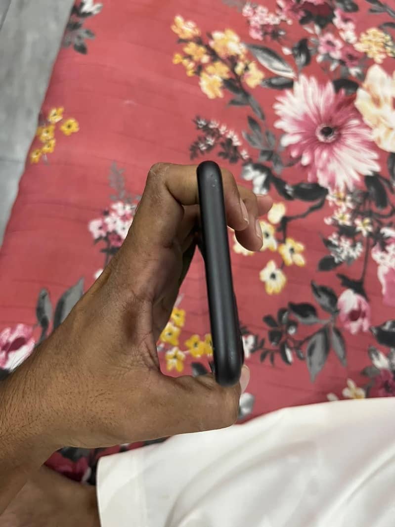 Apple iPhone 11 2