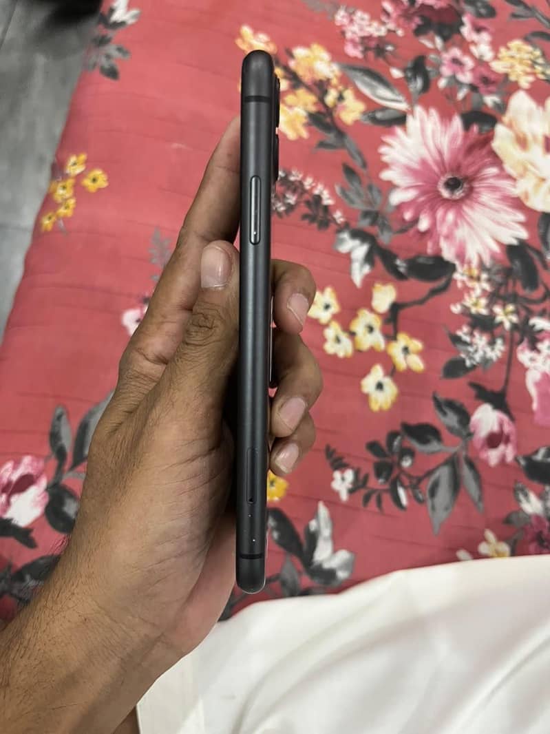 Apple iPhone 11 5