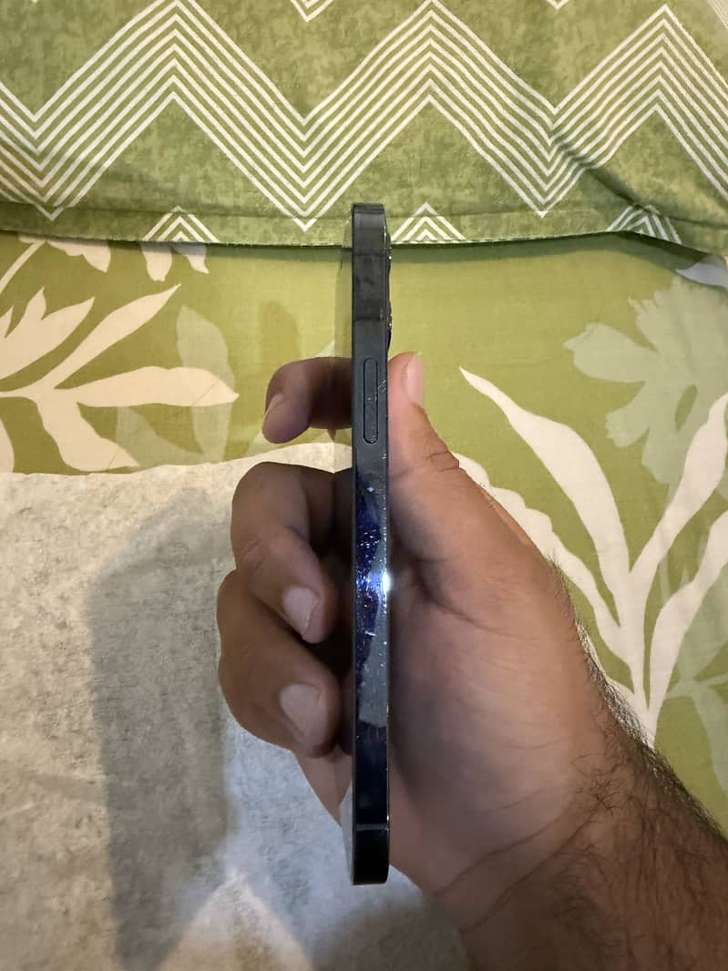 Apple iPhone 12 Pro 2