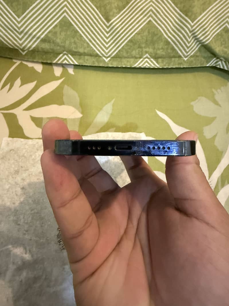 Apple iPhone 12 Pro 3