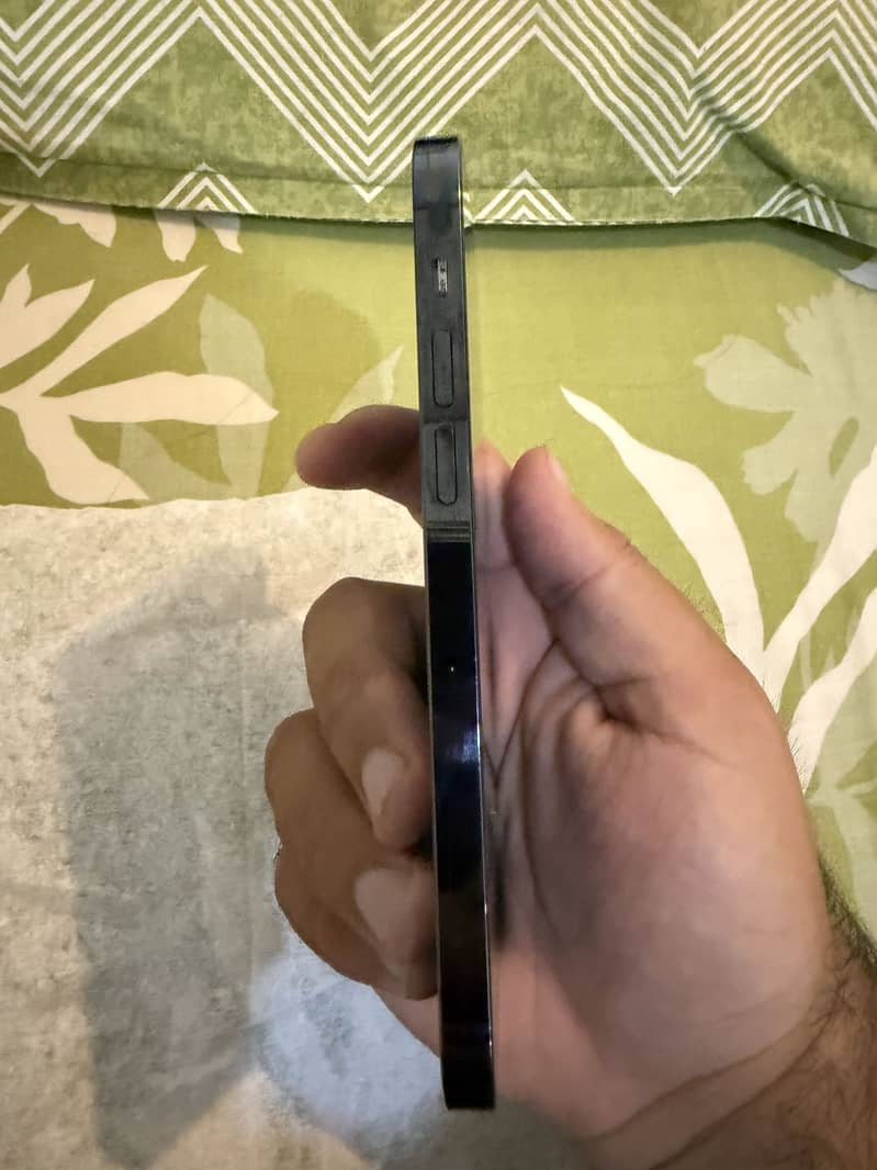 Apple iPhone 12 Pro 4