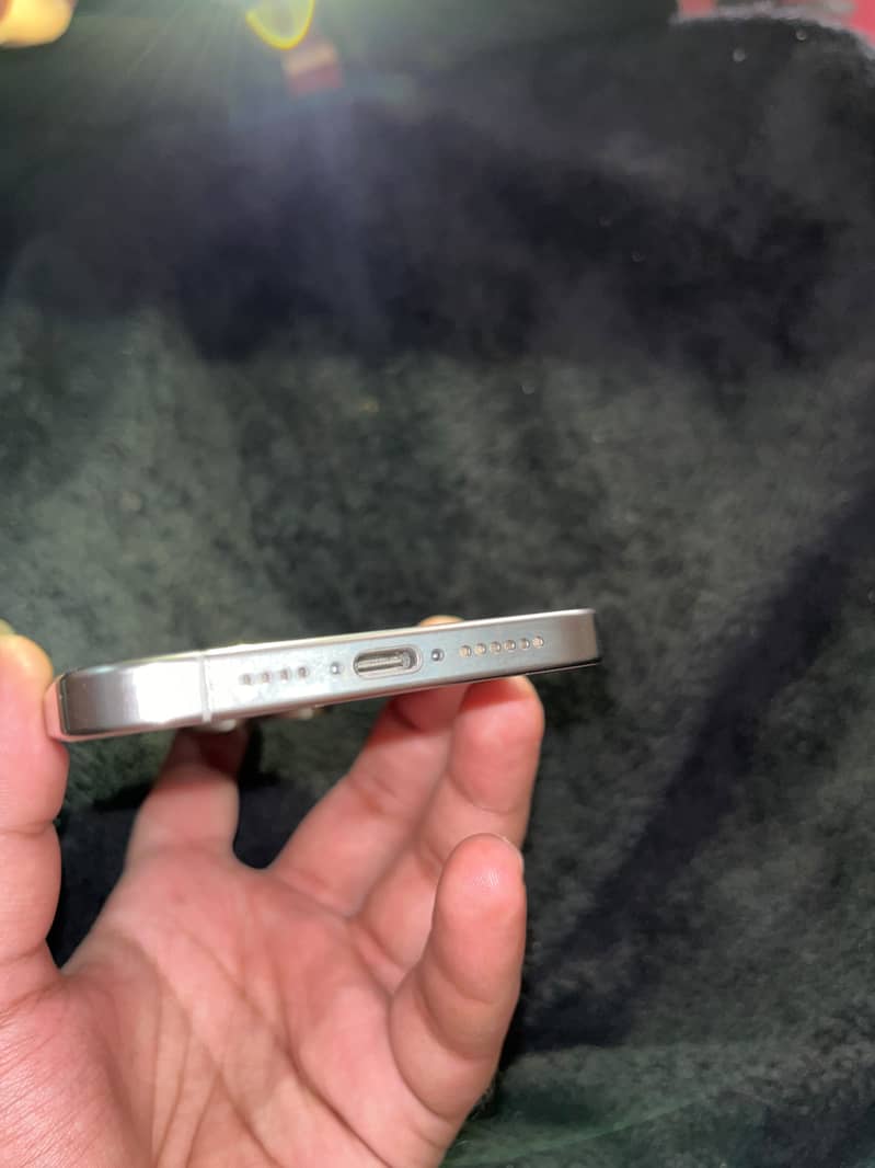 Apple iPhone 15 Pro Max 5