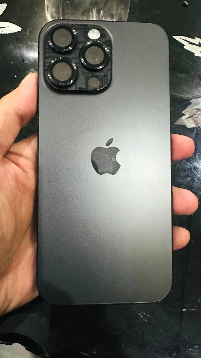 Apple iPhone 16 Pro Max 8