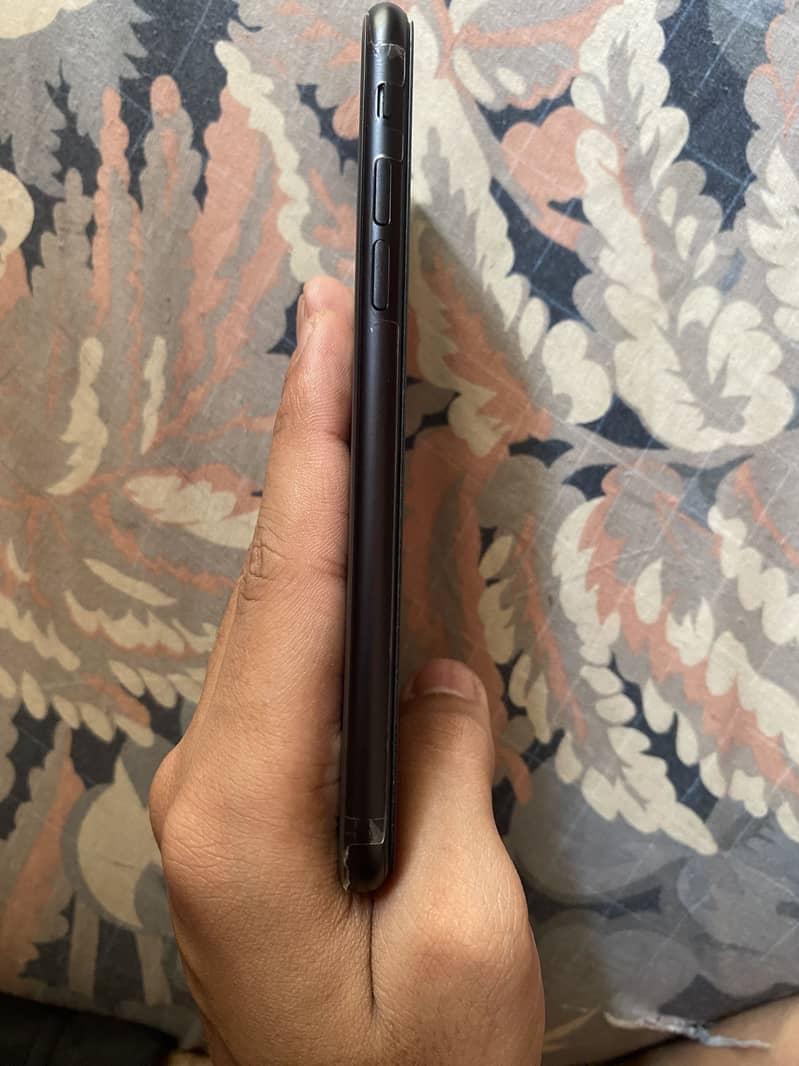 Iphone se 2 price is final 1