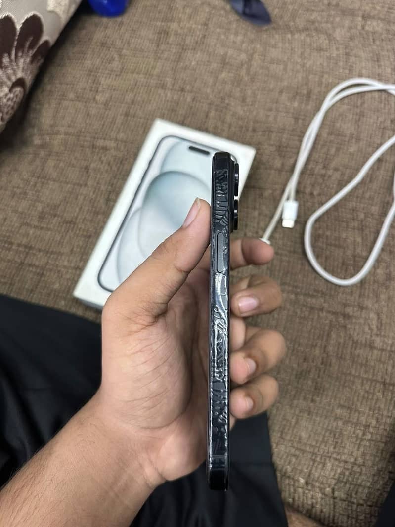 Apple iPhone 15 3