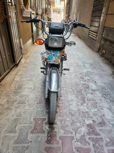 CD 70 2010 model for sale