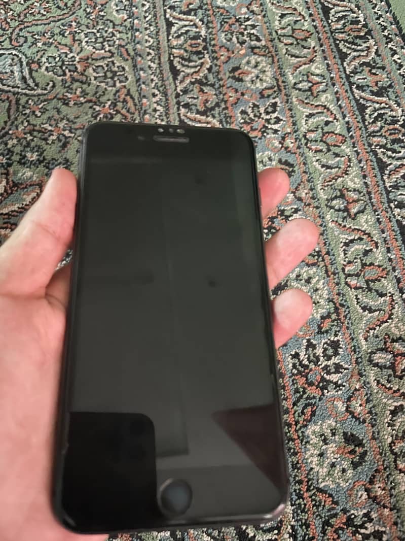 Apple iPhone 8 Plus 0