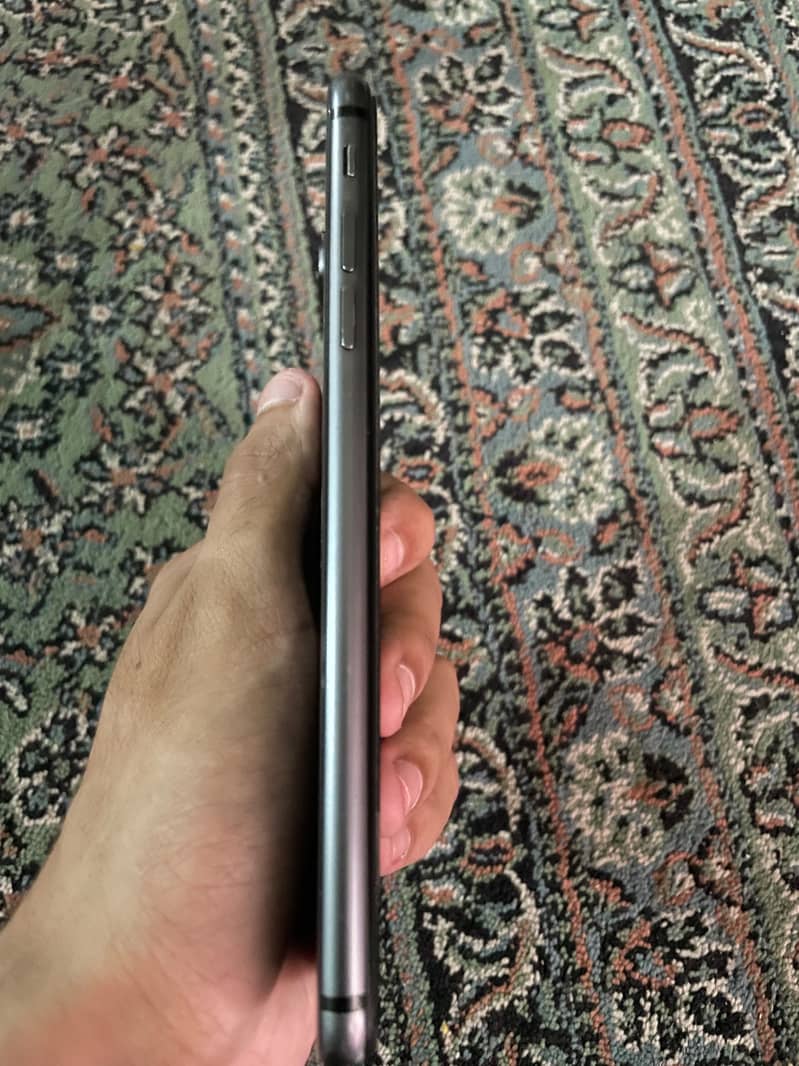 Apple iPhone 8 Plus 2