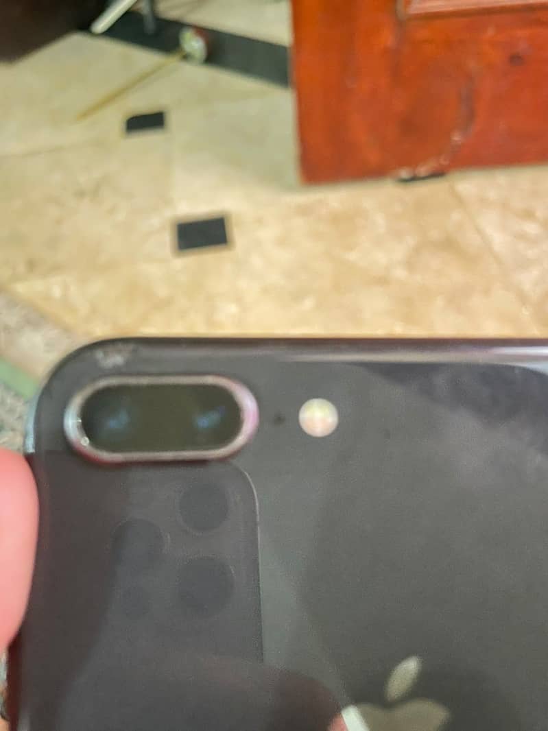 Apple iPhone 8 Plus 4