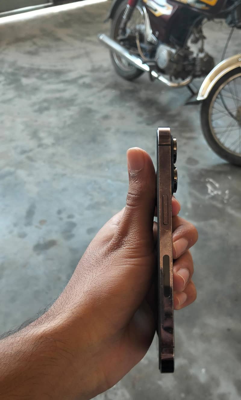 Apple iPhone 14 Pro 3