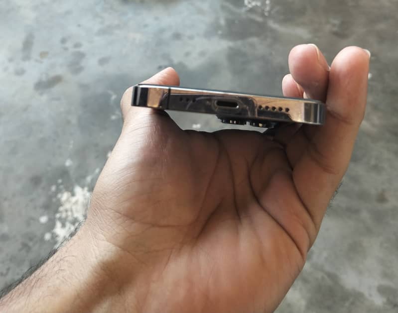Apple iPhone 14 Pro 4