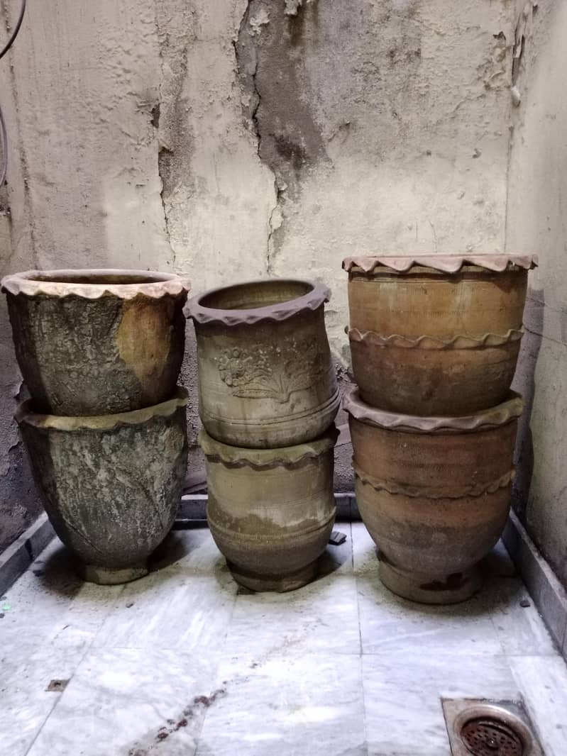 Clay pots 0