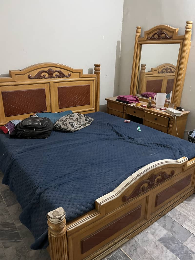 King size bed and Dressing Table 1