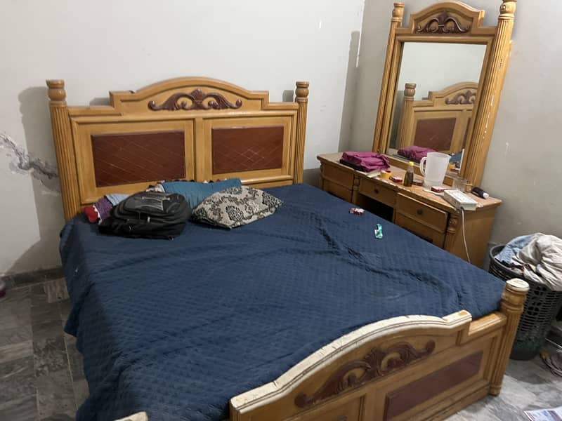 King size bed and Dressing Table 2