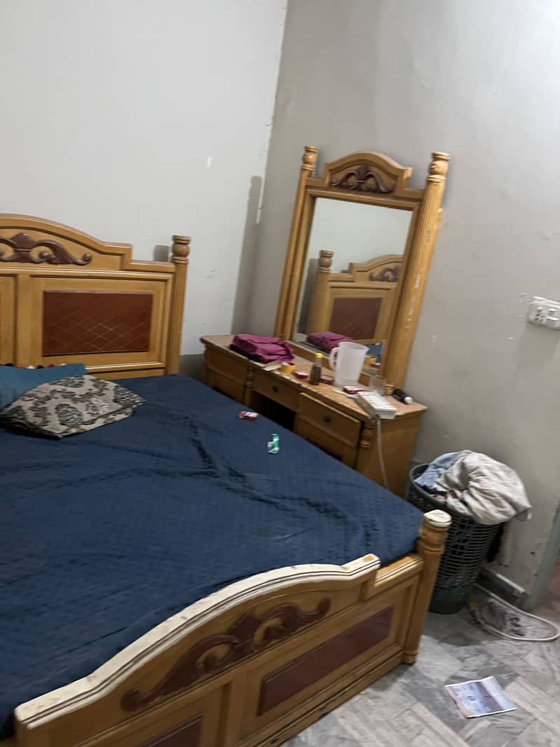 King size bed and Dressing Table 3