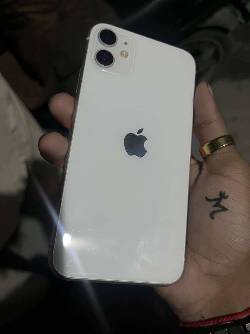 Apple iPhone 11 0