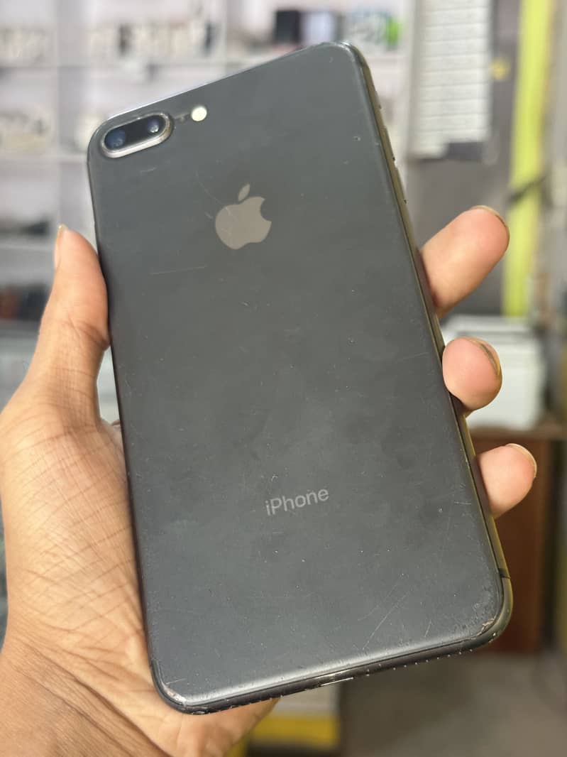 Apple iPhone 7 Plus 2
