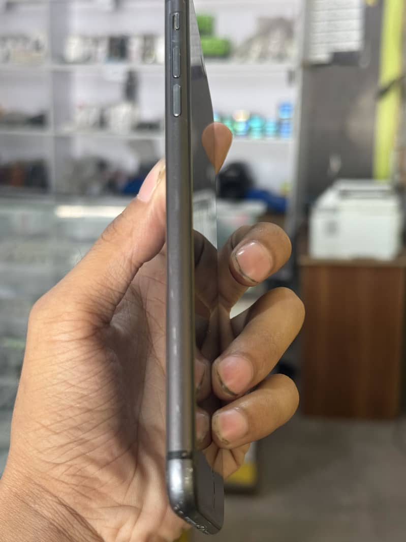 Apple iPhone 7 Plus 3
