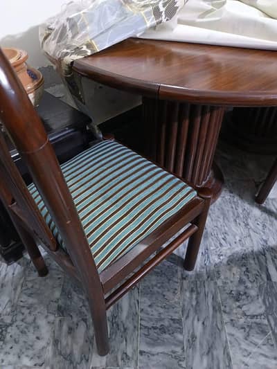 Dining table for sale