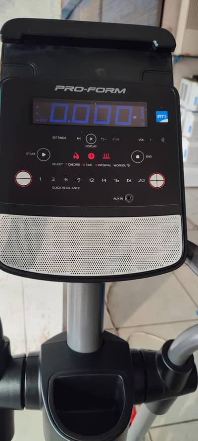 Elliptical cross trainer