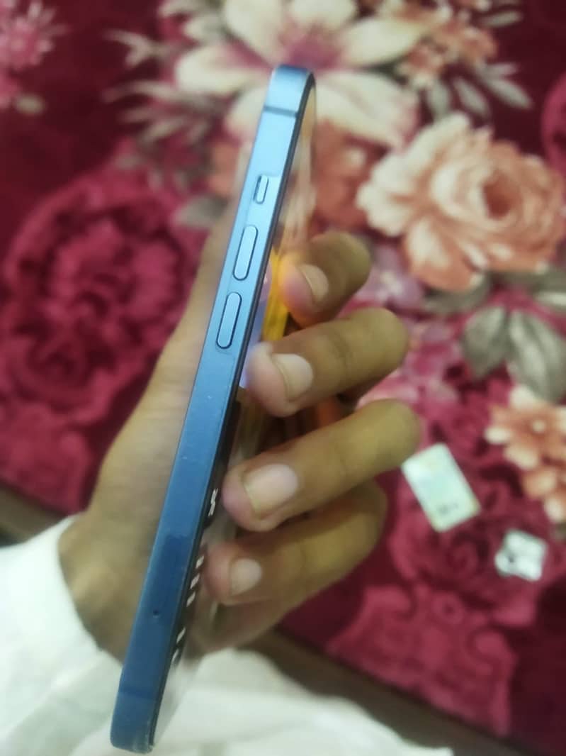 Apple iPhone 13 6