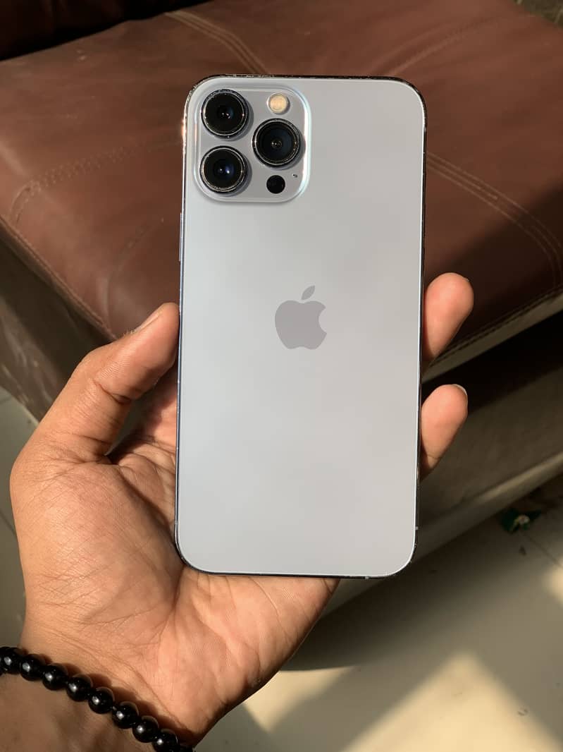 Apple iPhone 13 Pro Max 4