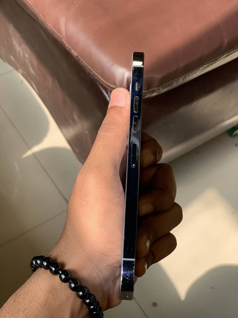 Apple iPhone 13 Pro Max 6