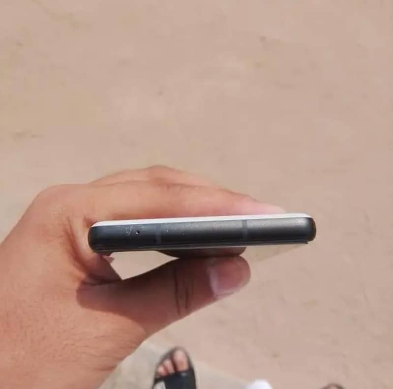 Google Pixel 6a 5