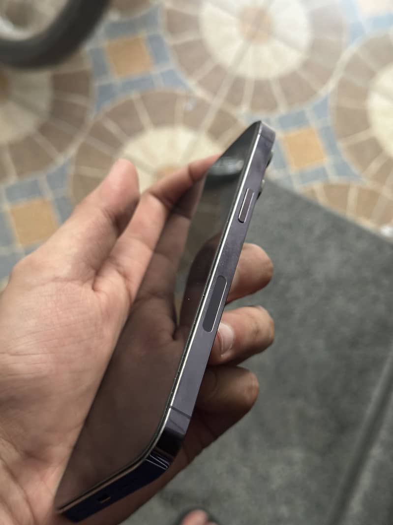 Apple iPhone 14 Pro Max 1