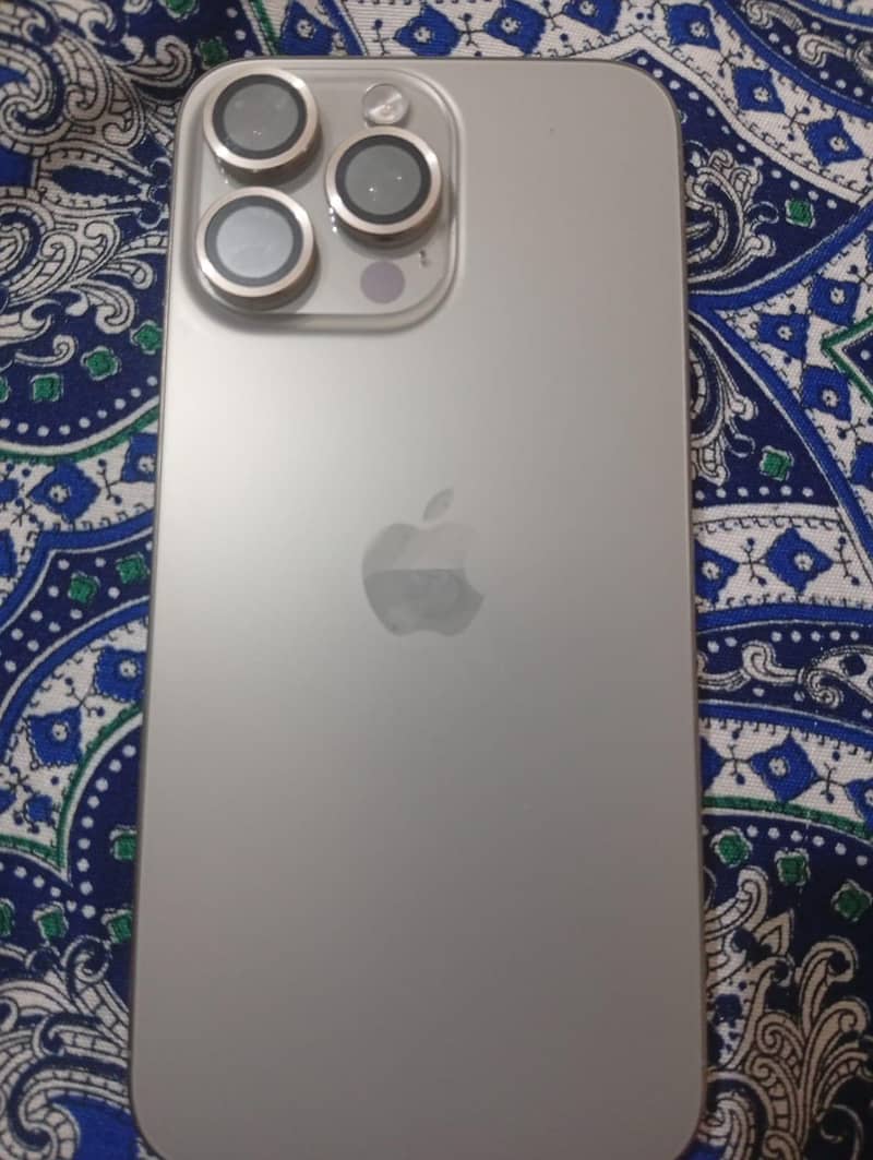 Apple iPhone 15 Pro Max 1