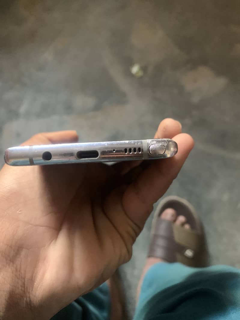 Samsung Mobile Note 8 1