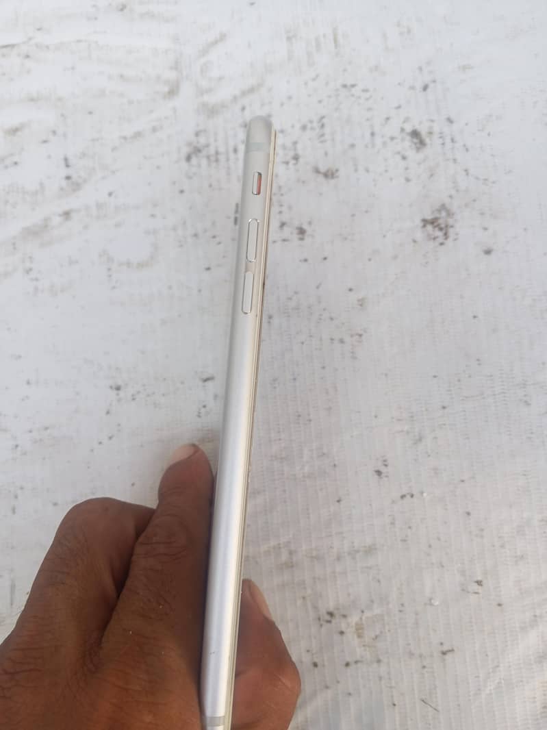 Apple iPhone 7 Plus 0