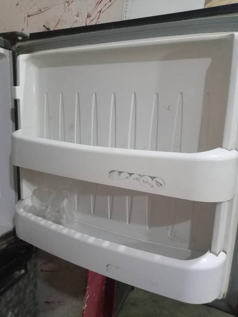 Orient fridge 6