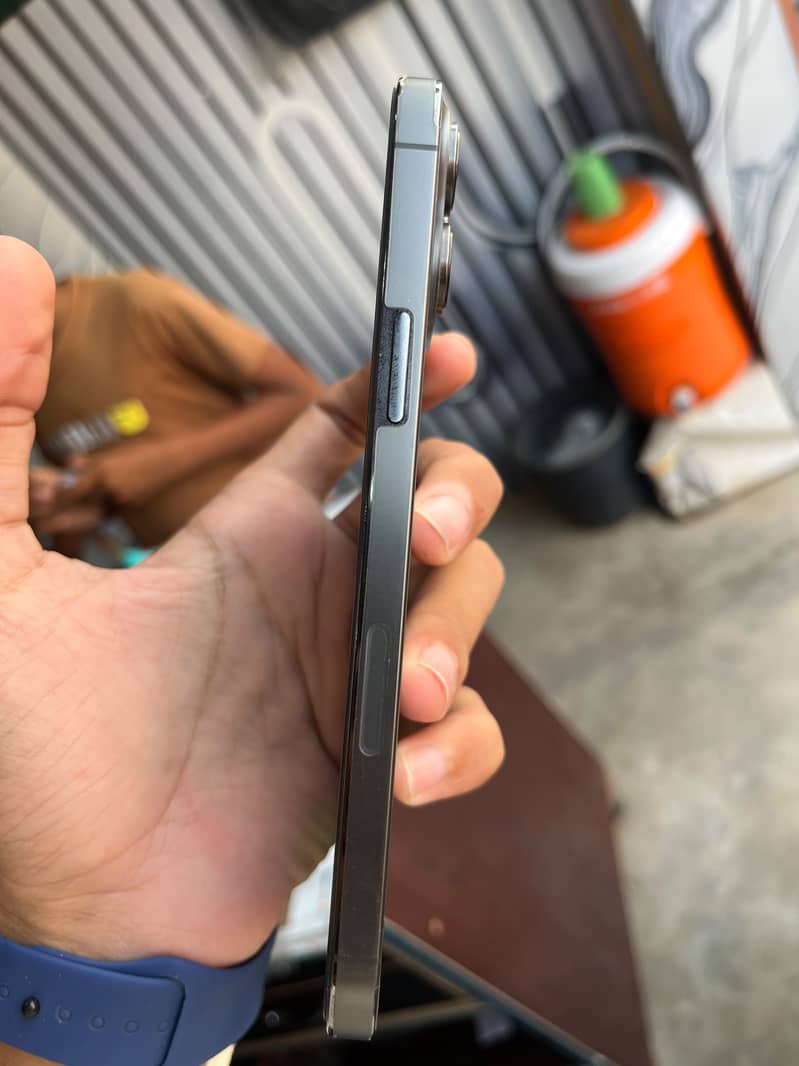 Apple iPhone 13 Pro Max 11